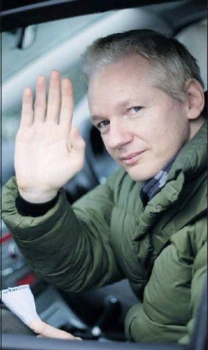 🅼🅰🆁🅸🅰 🅼.  tweet media