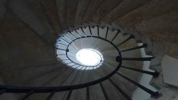 PalazzoGrimani's tweet photo. Ara vos prec, per aquella valor
que vos guida al som de l'escalina,
sovenha vos a temps de ma dolor!
#DivinaCommedia
📸 #Palladio (?), Scala a chiocciola, XVI sec., #PalazzoGrimani
#Dante #Dante700 #dante700nelmondo #DanteSocial #Dantedi #ArnautDaniel https://t.co/OVIvP52QiG