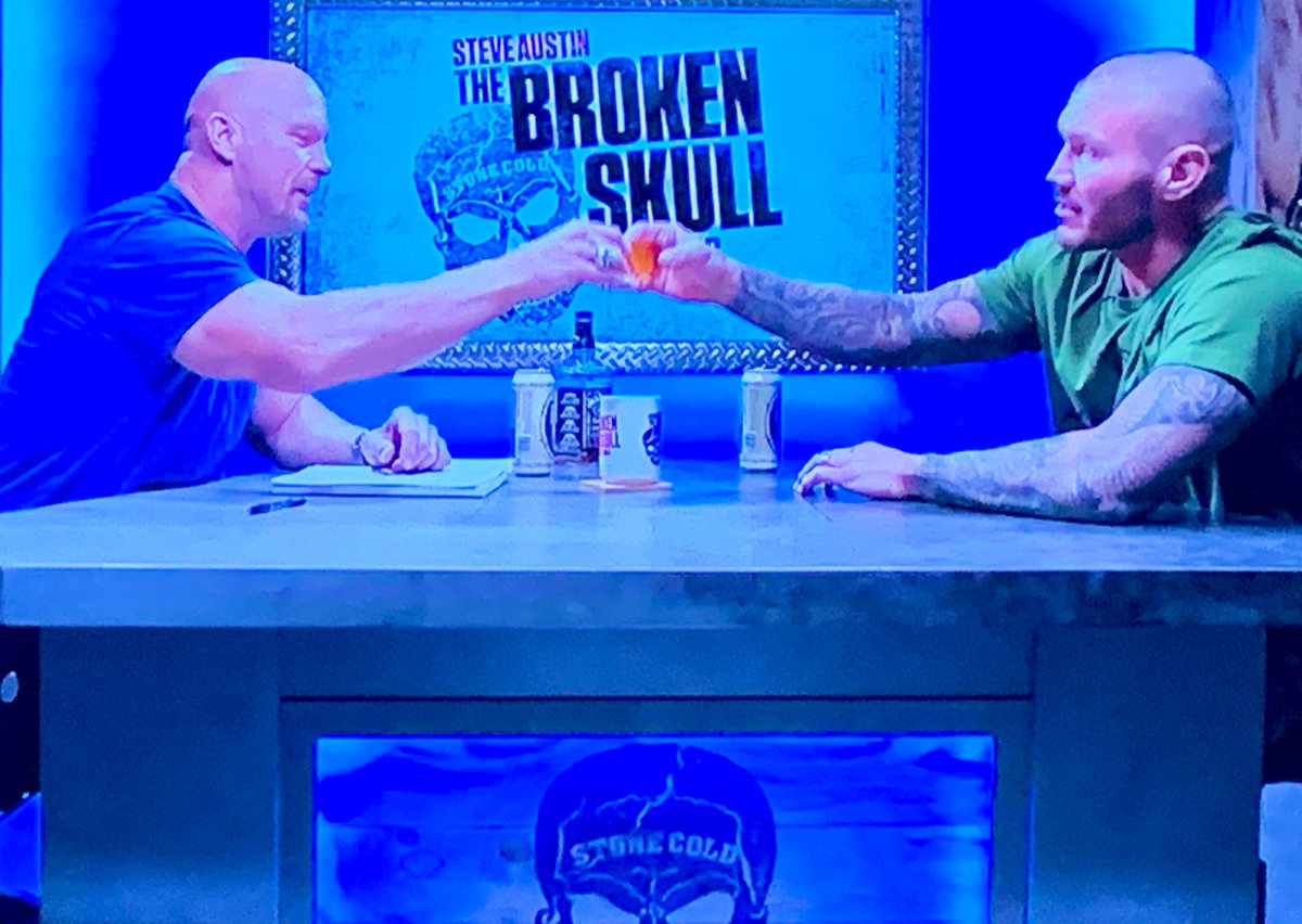 RocketQueenKim's tweet photo. I didn’t think it was possible to admire @RandyOrton more than I already did but after this interview I was proved wrong 🙌🏻🖤 #randyorton #BrokenSkullSessions #rko #slthrshop #kimorton  #stonecold #legendkiller https://t.co/J35kASx515
