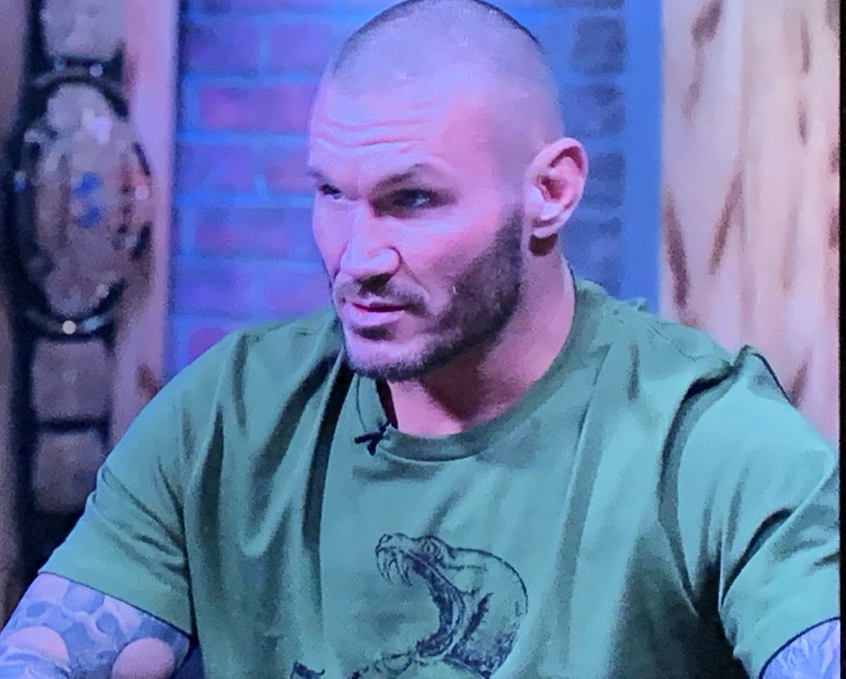 RocketQueenKim's tweet photo. I didn’t think it was possible to admire @RandyOrton more than I already did but after this interview I was proved wrong 🙌🏻🖤 #randyorton #BrokenSkullSessions #rko #slthrshop #kimorton  #stonecold #legendkiller https://t.co/J35kASx515