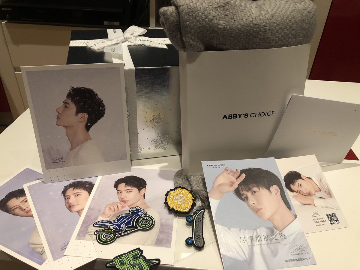 WY0805ES's tweet photo. New thread about my Yibo stuff 💚 
#WangYibo #王一博 

Abby’s Choice Winter Gift Box, amazing brand, amazing gifts. https://t.co/qscE0en8qc