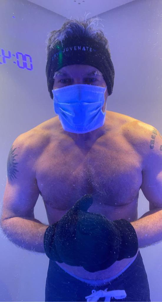 Great  5 min session in the cryo chamber today -85💪