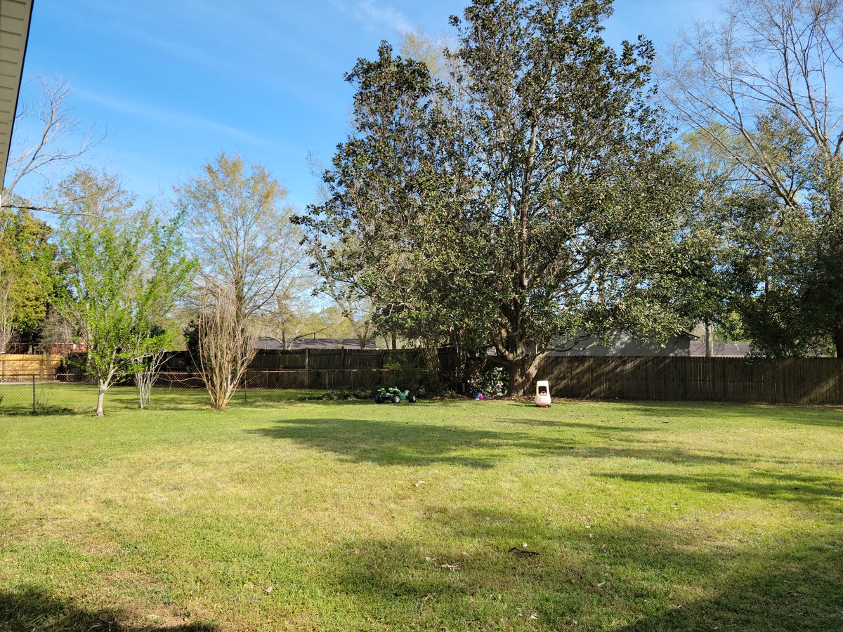 ta2dbabydoll's tweet photo. Cut the yard with the new riding mower. Kids are happy spring is here! Now we hope we are chosen to. #SlideintoSpring with @Tryazon and Bestway! #Tryazon #BestwaySlideIntoSpring https://t.co/G53ZXl5rRN