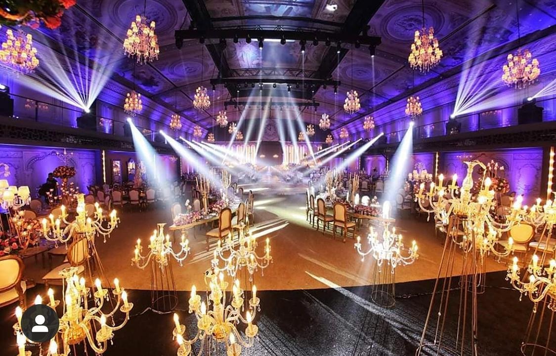 Lighting is 🔑

#dholnbass #av #avproduction #lightingproduction #dj #eventdesign #lighting #stageset #setbuild #weddings #Corporateevent #dancefloor #MirrorDancefloor #whiteglossdancefloor #weddingdj #weddingentertainment #djvix #dancewithdnb #bigfatindiamwedding #LEDvideowall