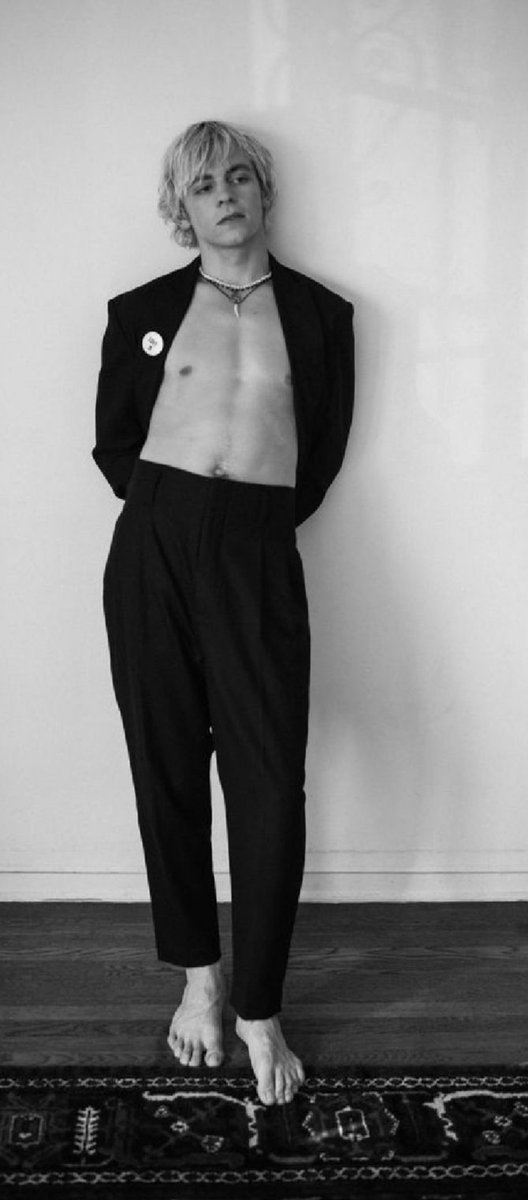 RossRocky's tweet photo. Porque estas tan bueno???! 😍🥺🥺
#ROSSLYNCH #thedriverera #r5 #rockylynch #familylynch #babyfunk https://t.co/mOMXr9XXjY
