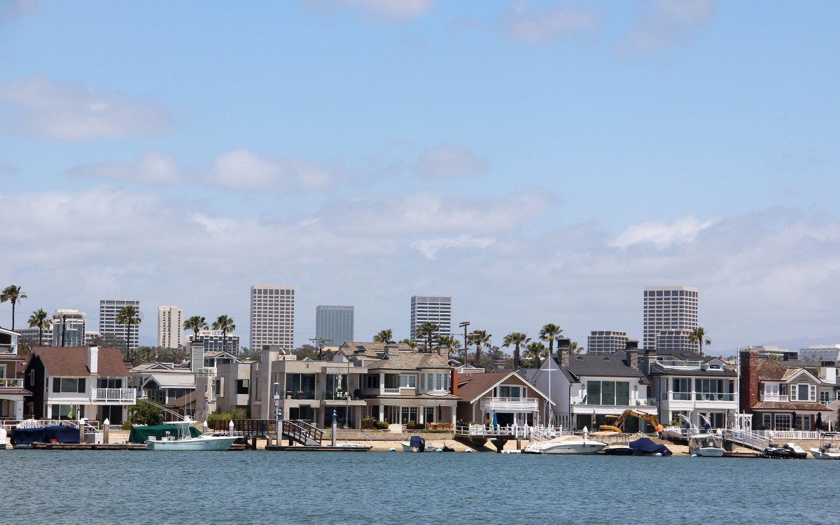 TONIGHT: Virtual workshop on the initial draft of the Housing Element Update for Newport Beach. I wrote about the HEU Advisory Committee discussing the doc last week for <a href="/StuNewsNewport/">Stu News Newport</a>  at stunewsnewport.com/index.php/2-un… 
 * 
#NewportBeach #NewportBeachHouse #housing #CaliforniaHousing
