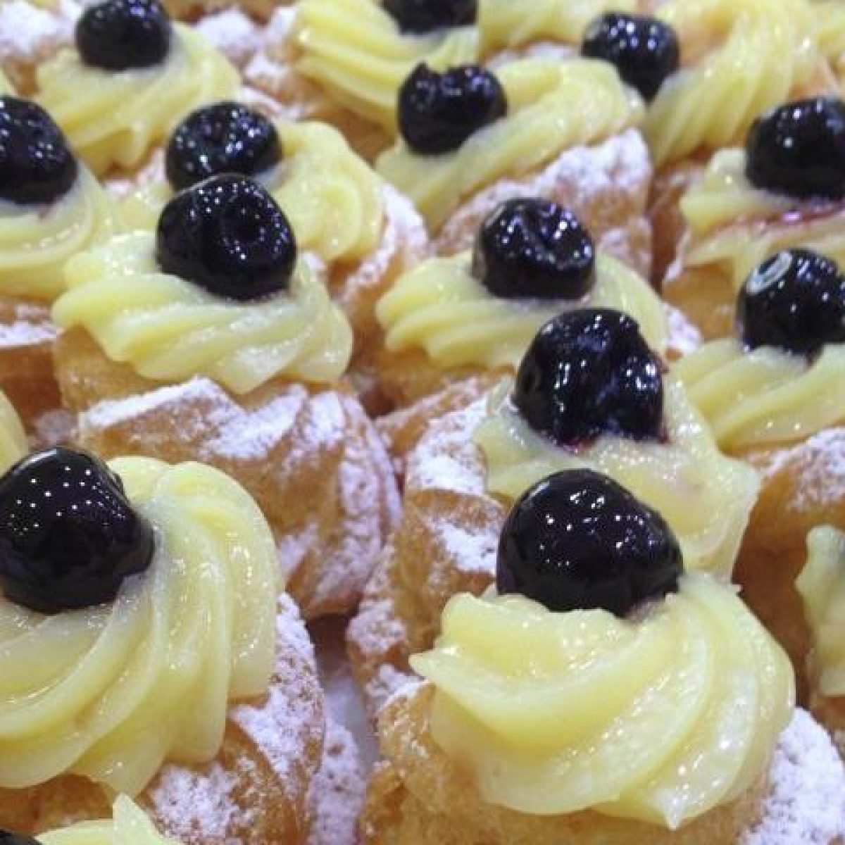 Filippo_Pifillo's tweet photo. Ma ilary con le zeppole sulle orecchie?!
AHAHAHAHAHAH
#isolaparty #isoladeifamosi #isola #ilary https://t.co/3YdfcebDAm