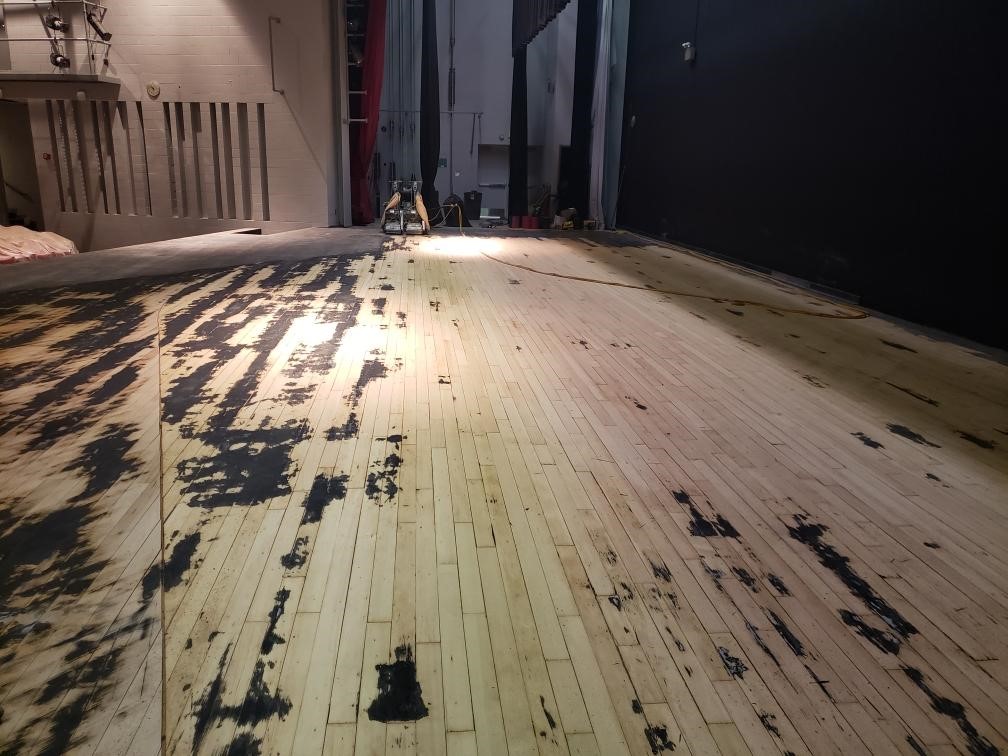 KuhnFlooring's tweet photo. We recently resurfaced the stage at "The Hawk" Community Center in Farmington Hills (previously Harrison High School). Sand, Seal, and Paint...a true transformation. A minimal investment can make a big impact! #CityofFarmingtonHills #TheHawk #PerformingArts #stagefloor #flooring https://t.co/j5wwD6PbGU