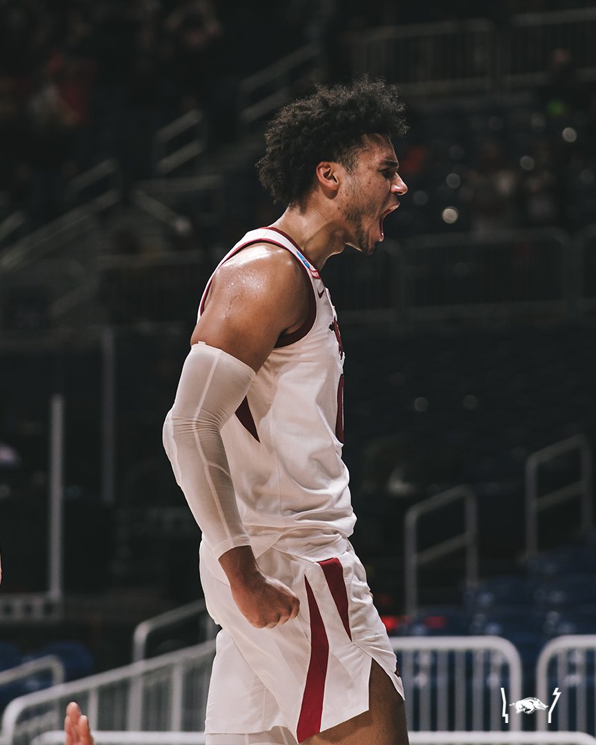 RazorbackMBB's tweet photo. We don't care when you become a Hog, just that you are one now 🐗 https://t.co/5Pk2EYKZnV