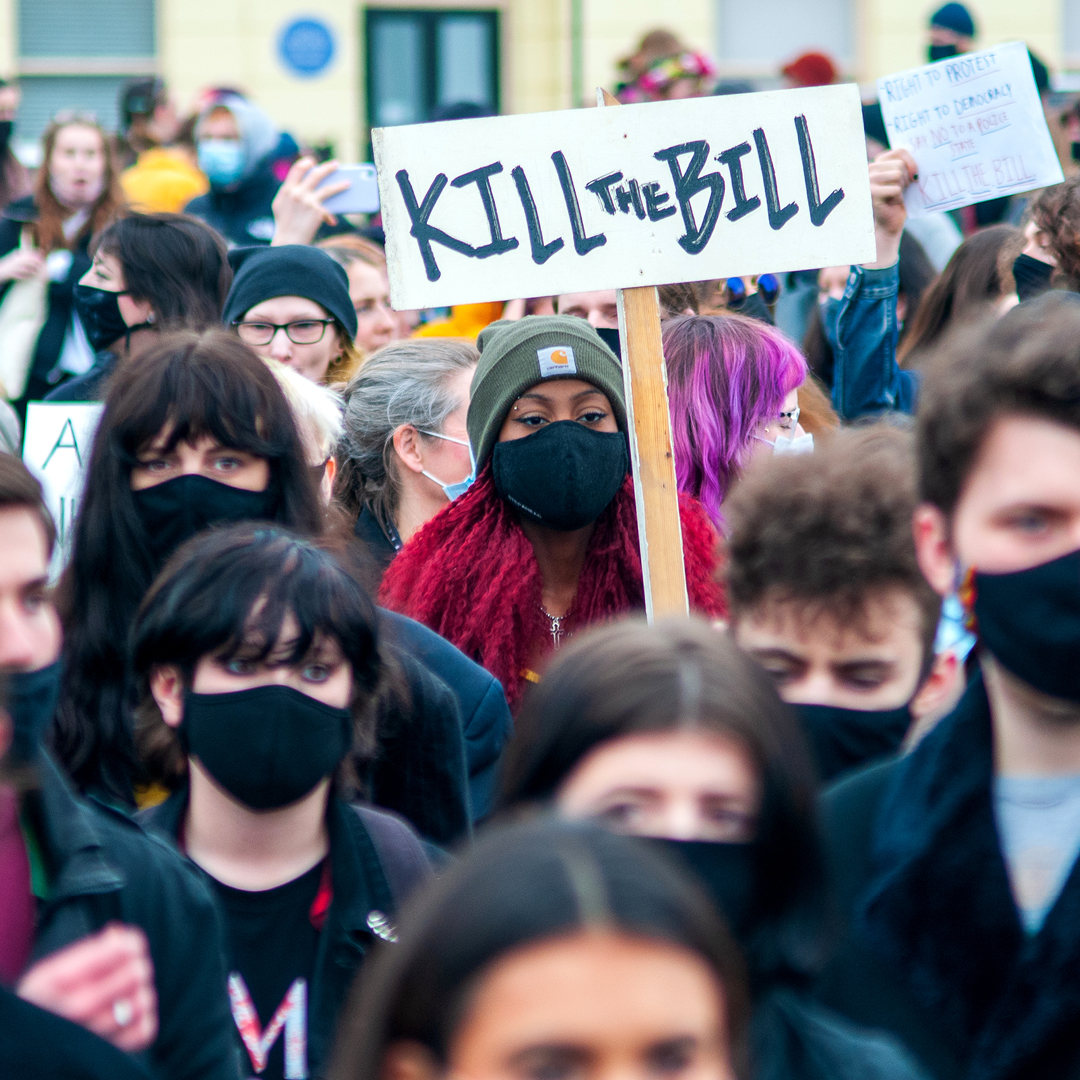 XRebellionUK's tweet image. When a Government, instead of facing up to the current crises confronting society, attempts to silence dissent and stoke a “culture war”. When a Government, instead of healing society, sets out to sow division, it cannot claim innocence when the result is violence. #KillTheBill