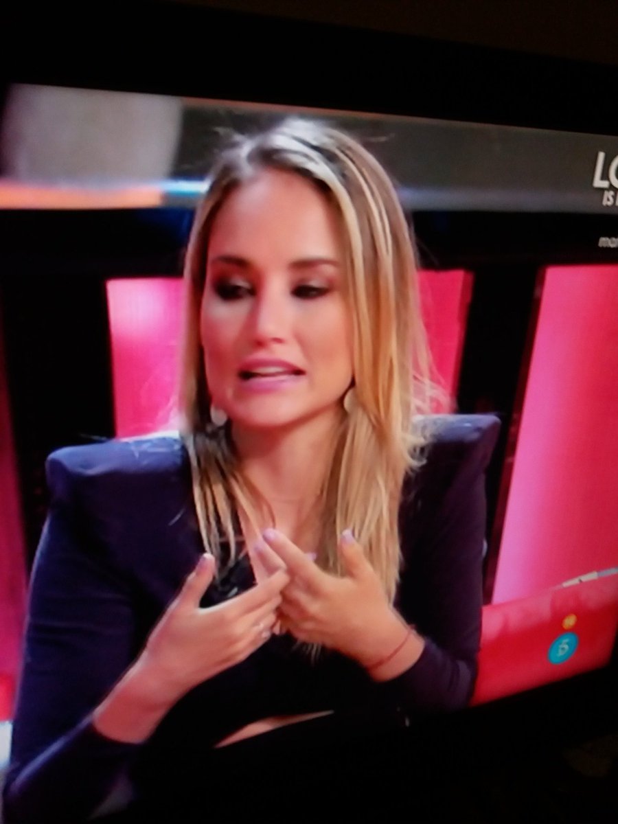 EvaGrau13's tweet photo. #TentacionesDBT9 quien a sido la mejor colaboradora de todos los debates ?
💚 ALBA CARRILLO
 RT NAGORE ROBLES https://t.co/7iam3innpB