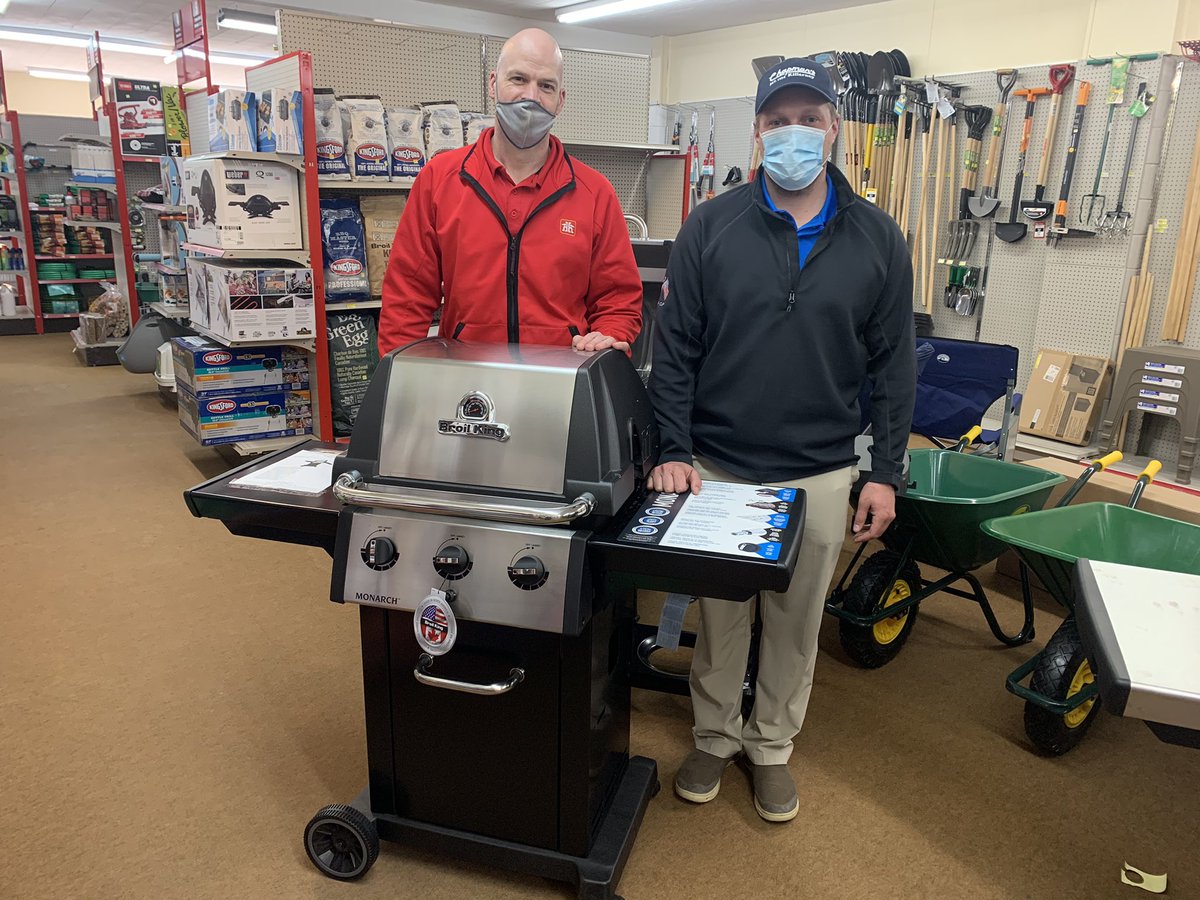 Chapman_Motors's tweet photo. **GIVEAWAY**
Chapman’s has partnered with Home Hardware to give away this Broil King Monarch 320 Propane BBQ to one lucky winner!!

TO ENTER 
•You must be following @Chapman_Motors 
•Like this post
•Retweet this post. 
•Tag two friends for an extra entry
Contest ends April 26 https://t.co/acZ14x4ScI