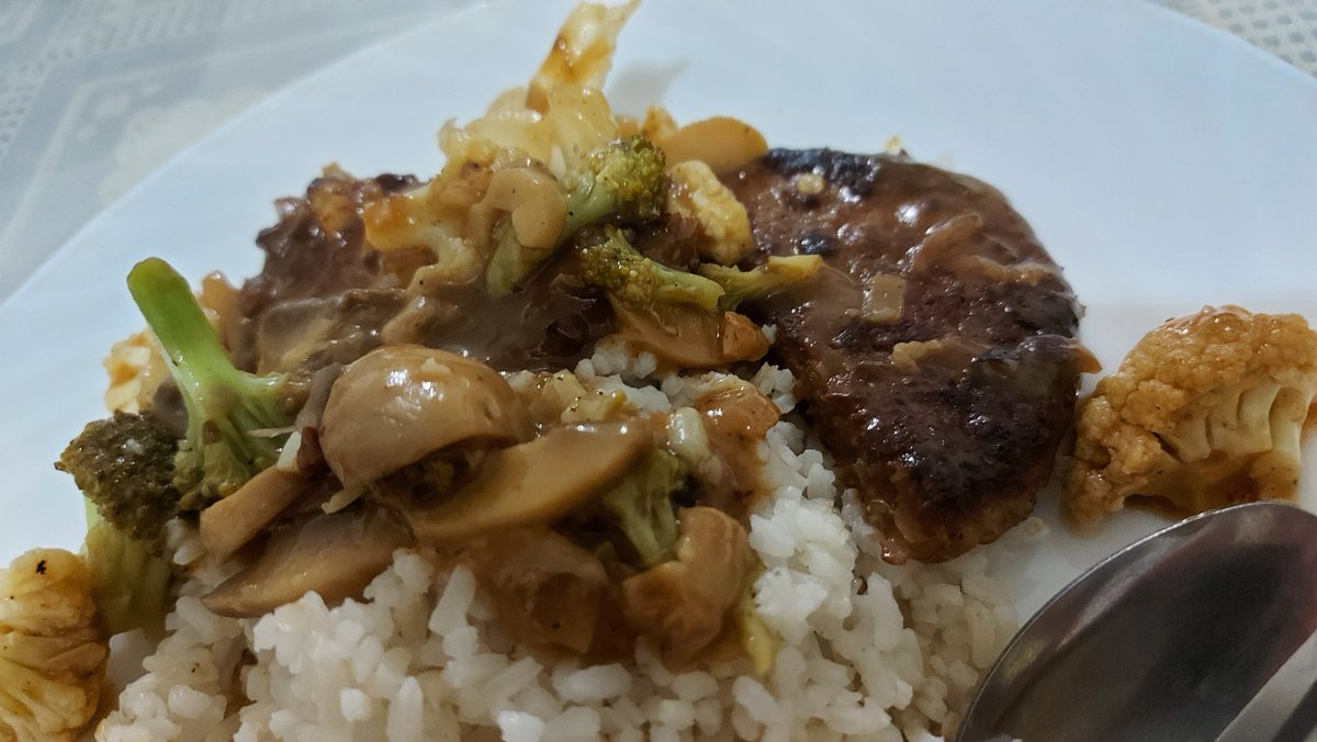 lechaperone's tweet photo. Beef-Mushroom Burgersteak!!! ππ #ExperimentalCooking https://t.co/2qUI2iF5V2