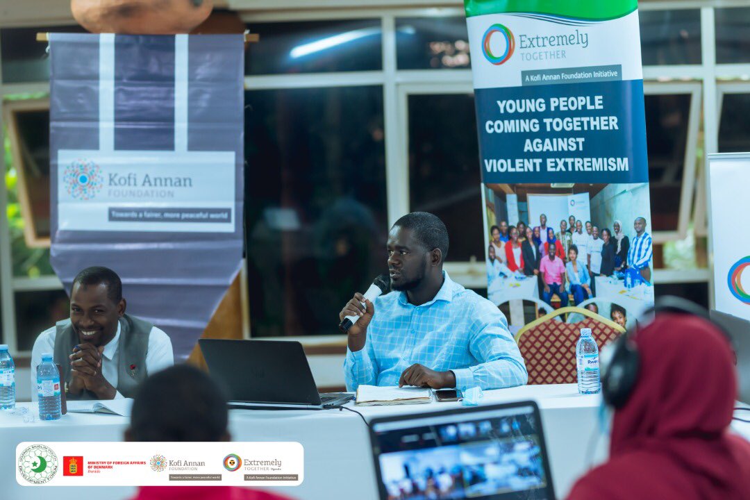 XtremelyUganda's tweet photo. Our Moderator for today Hassan Ndugwa @NNDUGWA during his moderation.
Good job he did indeed!!!
#ETExchange #ETConnect
@Xtremely2gether @KofiAnnanFdn @DanishMFA https://t.co/RAf1ckGOyR