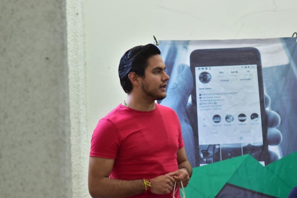 Mario_muizz's tweet photo. Nuestro objetivo es continuar otorgando herramientas e instrumentos que nos permitan digitalizar la política a través de la certificación y capacitación. Instalamos el consejo municipal de estrategia digital en el distrito local IX ¡Vamos con toda la actitud! #HidalgoDigital https://t.co/i1ohVH8L46
