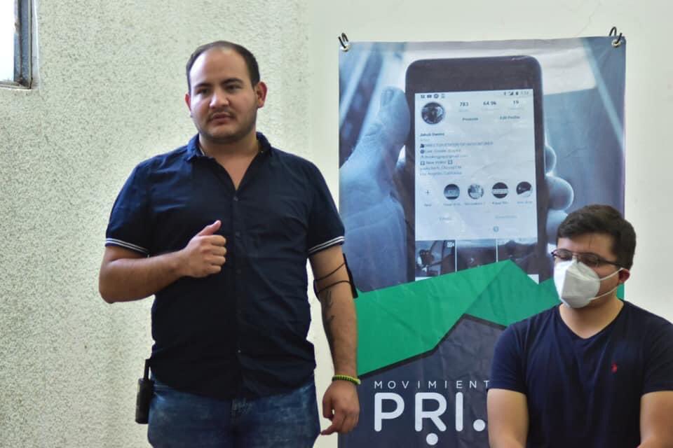 Mario_muizz's tweet photo. Nuestro objetivo es continuar otorgando herramientas e instrumentos que nos permitan digitalizar la política a través de la certificación y capacitación. Instalamos el consejo municipal de estrategia digital en el distrito local IX ¡Vamos con toda la actitud! #HidalgoDigital https://t.co/i1ohVH8L46