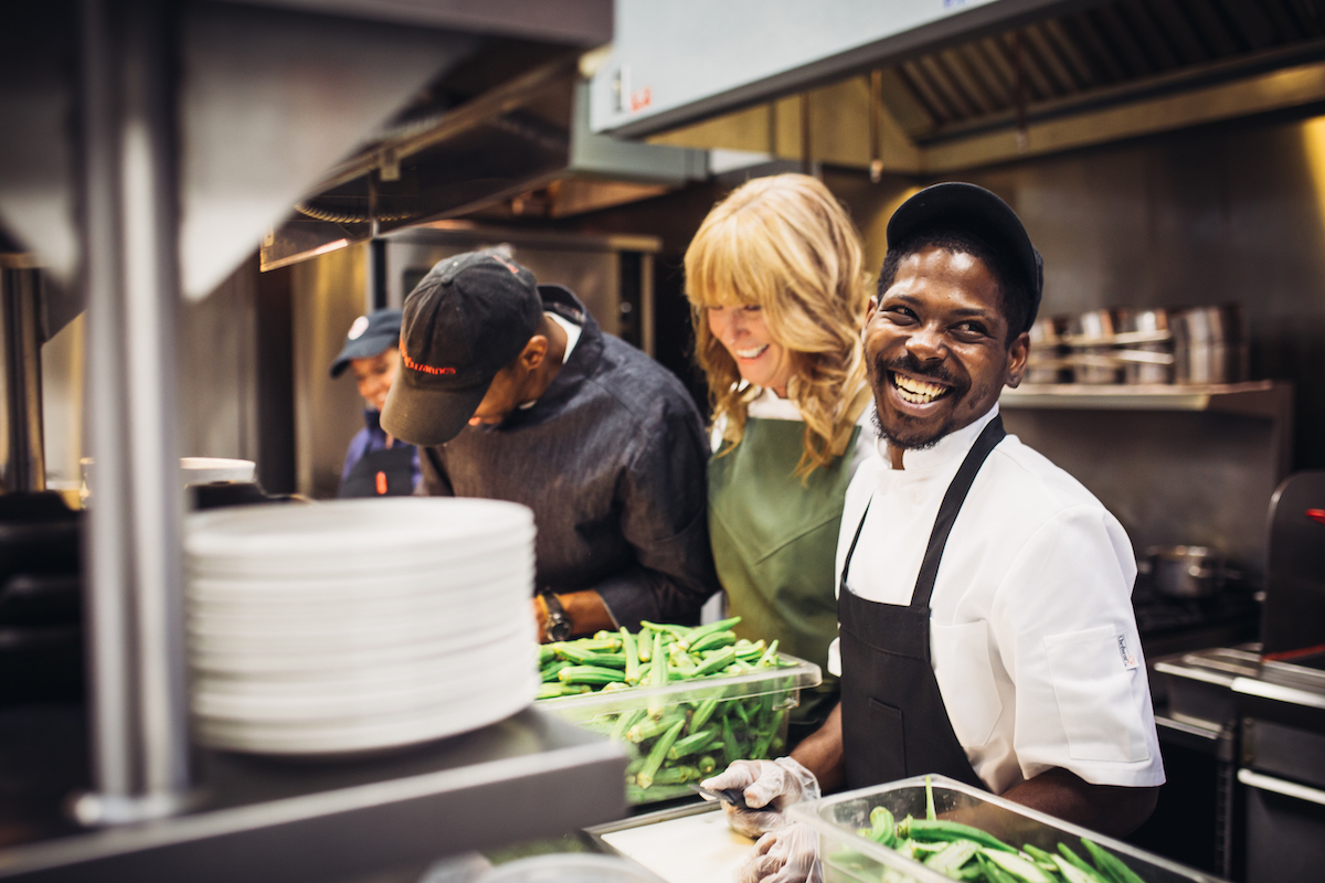 Chefwear's tweet photo. The average person sees a cooks in a kitchen, we see another successful therapy session.
#CookingTogether #ChefFamily #ChefLife #Chefwear https://t.co/usgmOoHKMj