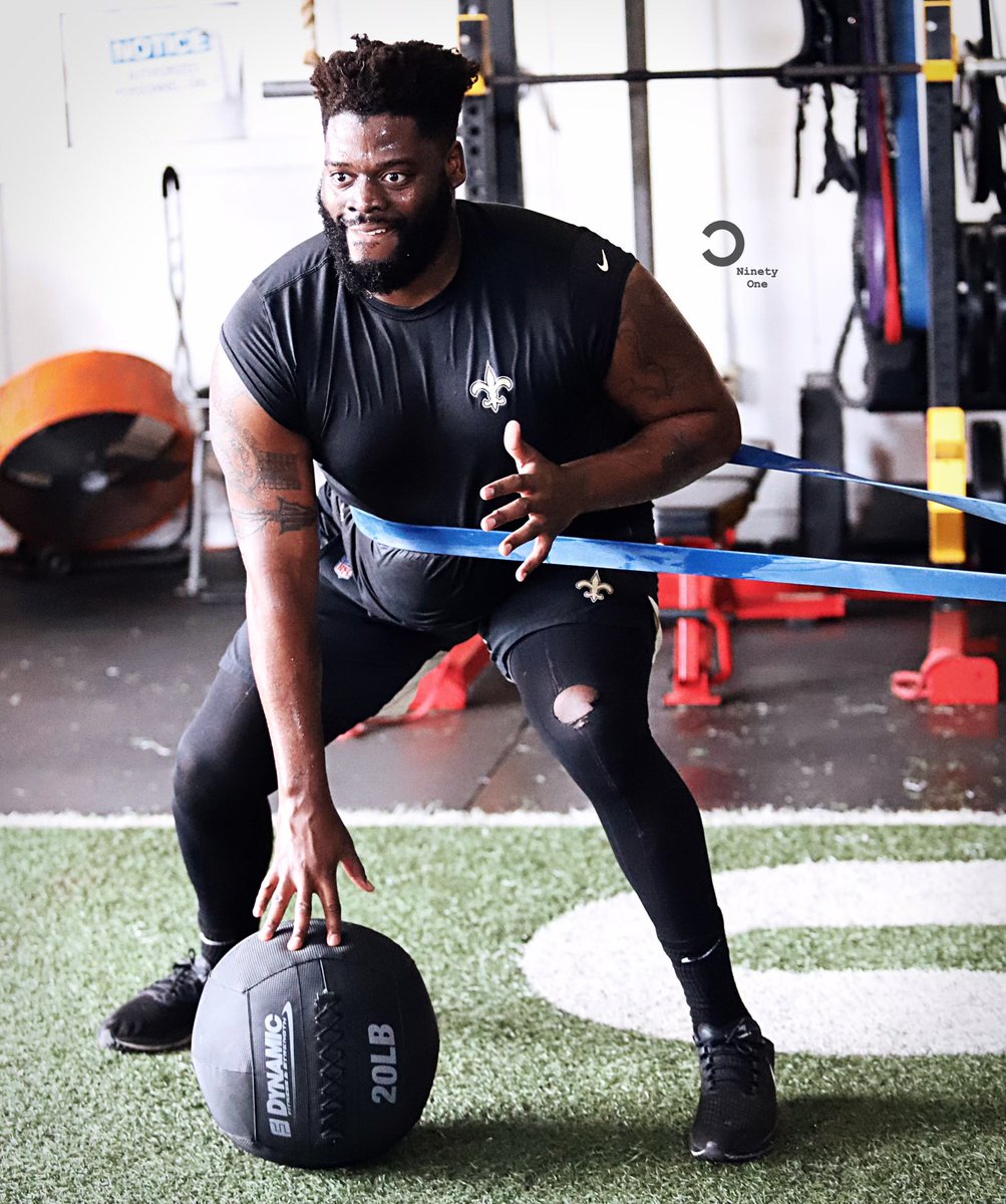 coach_smokeyyy's tweet photo. Dreams into Reality.. Been Checking Off all them Goals.. Locked In #Saints #68 #OL https://t.co/keKMspYuVs