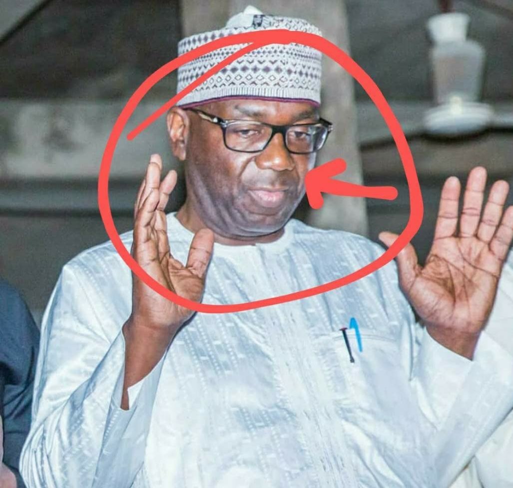 Jani4Tijani's tweet photo. @MMbashrex @Abdulquawiy Ko ni da fun shameless @abdulgquawiy yen
Sitting in multi-million dollars farm wey Saraki bring go Kwara n can't admit day #DudGovernor Abdulrahman Abdulrazaq has done no single innovation in dat state?
#IRoya @RealAARahman #OtogeNaScam https://t.co/fTBUUP9wKf