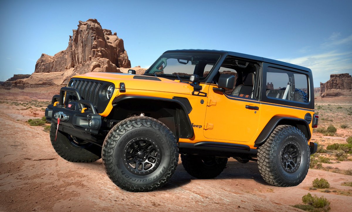StellantisMX's tweet photo. .@JeepMx Orange Peelz  está basado en un Wrangler de dos puertas.

Los diseñadores han retirado las ventanillas laterales y el cristal trasero e instalando medias puertas Jeep Performance Parts y un techo de cristal de un solo panel Freedom Top https://t.co/ku9gAgEIaH
