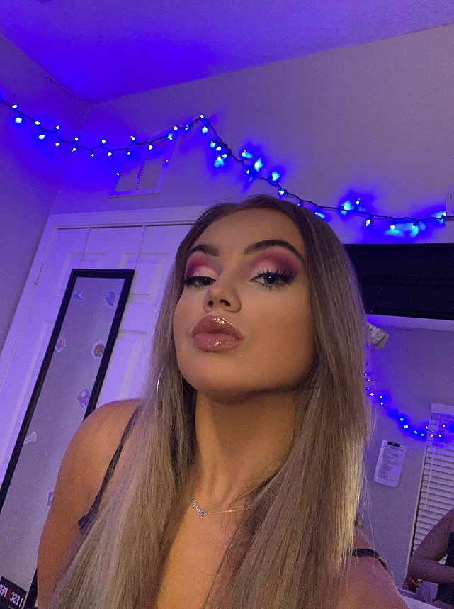 R0MSHA's tweet photo. makeup inspired by @SashaBanksWWE fastlane look https://t.co/nBVoemiN19