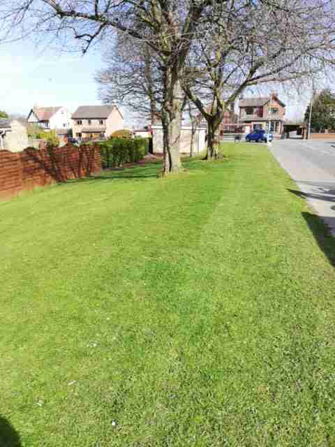andy_giblin1's tweet photo. Excellent work form our Wakefield teams as we deploy for the first cut of the season👍☀️@TivoliGroupLtd @AlexMcLauchlan1 @WDHupdate https://t.co/ABgdYeVghe