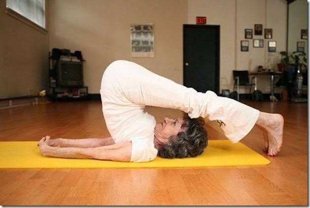 jandss0's tweet photo. Idosa aos 70 anos // Eu aos 20 anos https://t.co/Oc5jO5DUhg