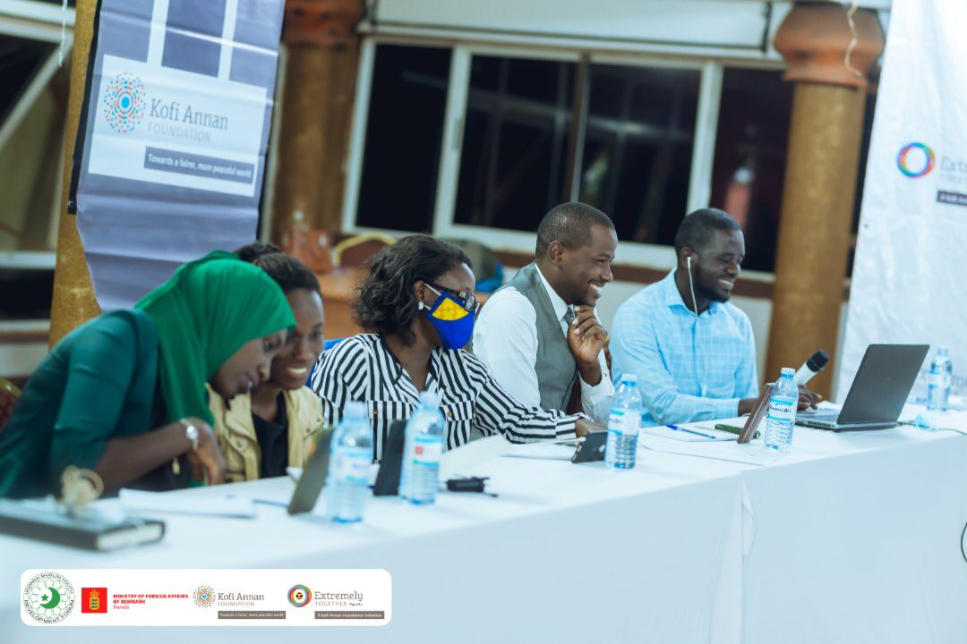 XtremelyUganda's tweet photo. The #ETExchange between @XtremelyUganda and @XtremelySomalia is #Virtual but it feels #REAL!!! 😎
Local chapters of @Xtremely2gether (Young people coming together against VE) - sharing the work they’ve been doing since the launch of their chapters
#PVE #ETConnect @KofiAnnanFdn https://t.co/FBwXhfV1Dx