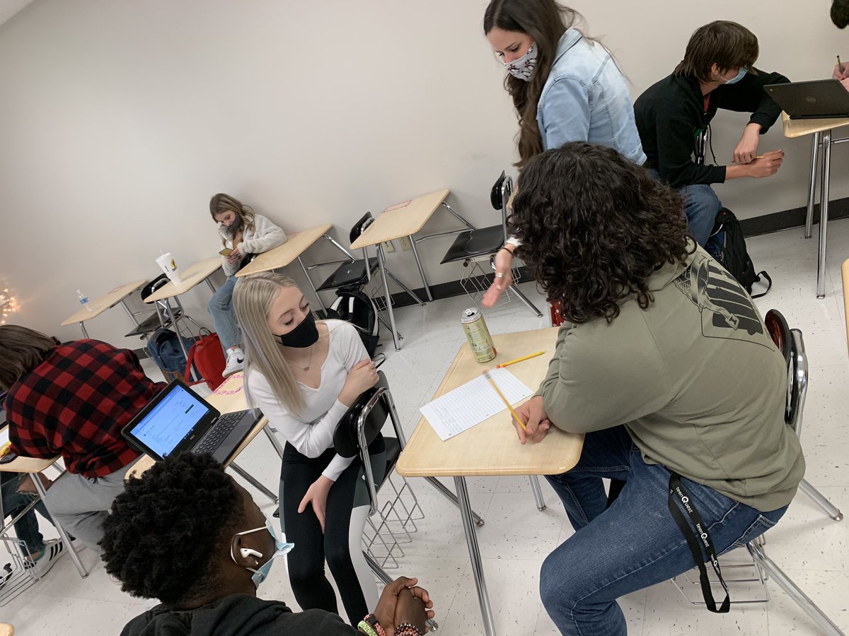 RCHS_Pogue's tweet photo. Student discussions and stations in English II.  Building dendrites  @RoyseCityHS #bulldogpride #rchsleads #engagedlearners https://t.co/EaEIgDpxLi