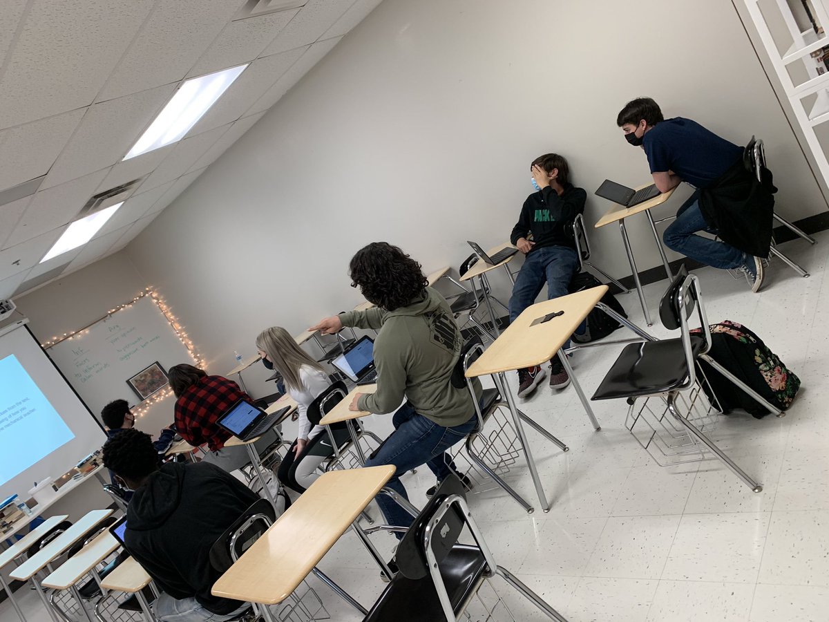 Student discussions and stations in English II.  Building dendrites  <a href="/RoyseCityHS/">Royse City HS</a> #bulldogpride #rchsleads #engagedlearners