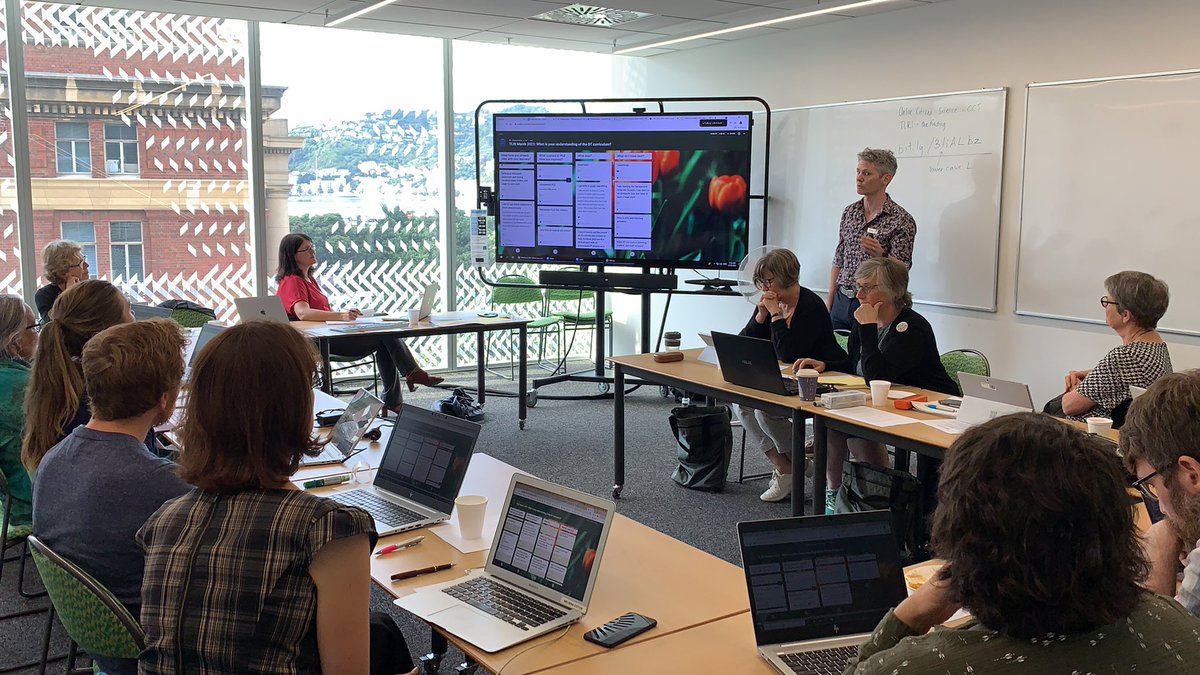On2Science's tweet photo. Our resident #DigitalTechnology expert @Aratiatia1 presenting important #ProfessionalDevelopment on NZ DT curriculum to the team at our first hui of the year. #ScienceEducation #OnlineCitizenScience @TLRI_NZ @BrigitteScience @ChristensonDi @MLuczak @mattbouchernz @Cathal_Doyle https://t.co/wk7a4gXj1t