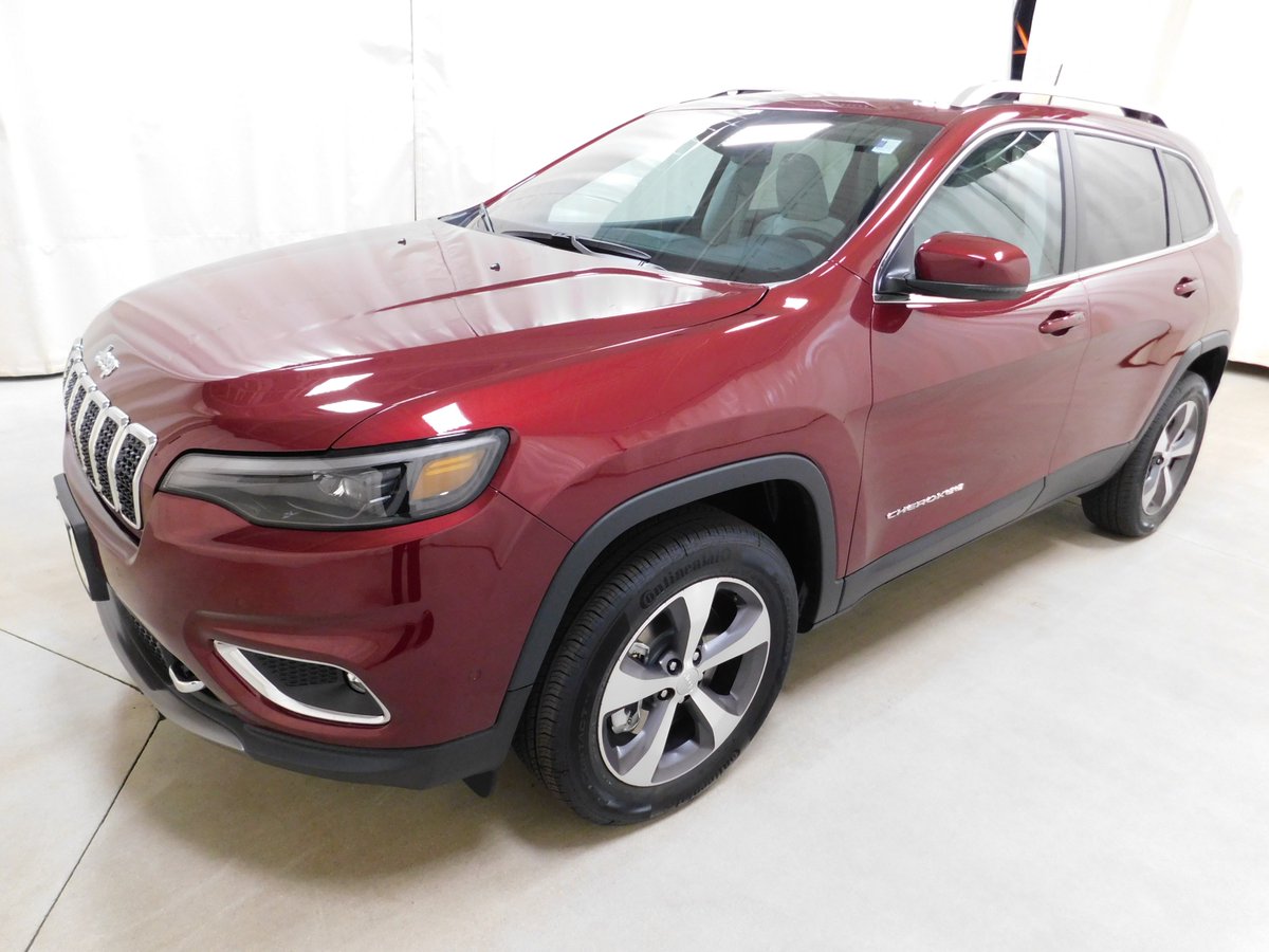 schmitbrothers's tweet photo. This 2021 Jeep Cherokee Limited is MINT! Check it out!
https://t.co/zbwBGU7wGR 
#Mondayvibes #MondayMotivation #schmitbros #jeep #jeeplife #jeepforsale #saukville #wisconsin #nearme https://t.co/8Ano6TJYBp