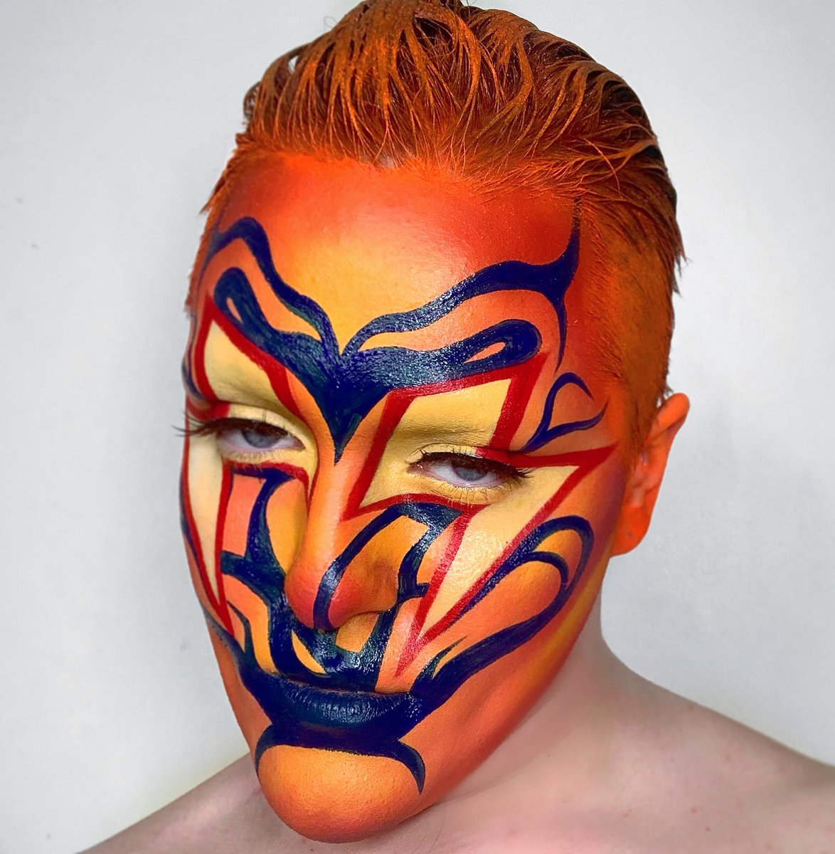 SterlingTull's tweet photo. HELLO! My name is Sterling (LIKE THE SILVER)! I’m a trans makeup artist based in Brooklyn. https://t.co/upBL6W6CFF
