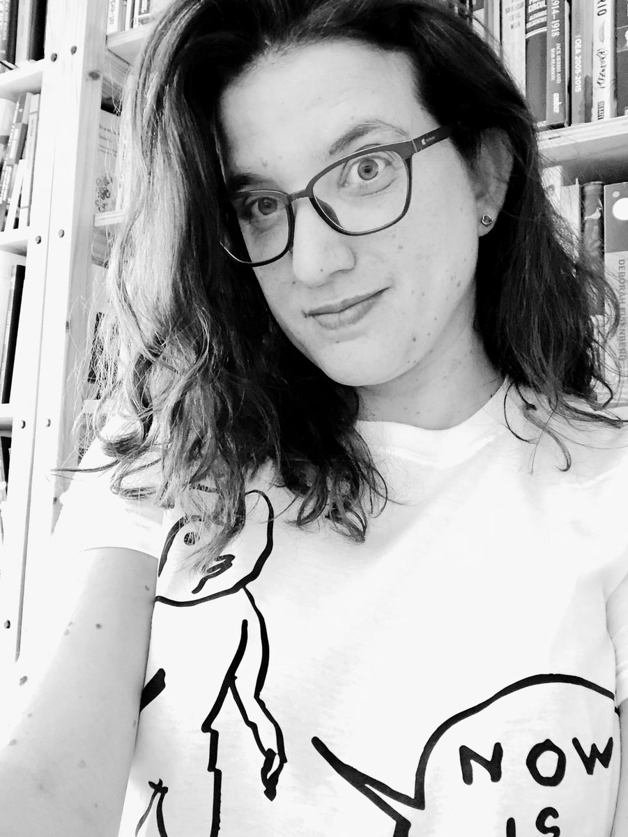 Esto de Daniel Johnston y <a href="/AbduccionEd/">Abducción editorial</a> está muy lindo. (Y con polera, además 🛸👽)
#goodbookswillfindyouintheend