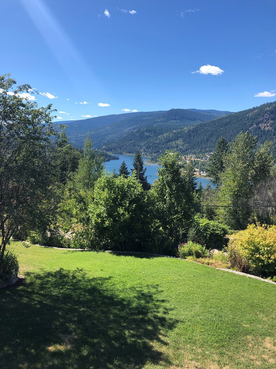 Tracy: Growing up in a small town in BC allowed me to drink clean water off the mountain. Now as an environmental scientist I’m working to help more Canadians have access to clean drinking water.
#water2me #wwdAB #ABwater