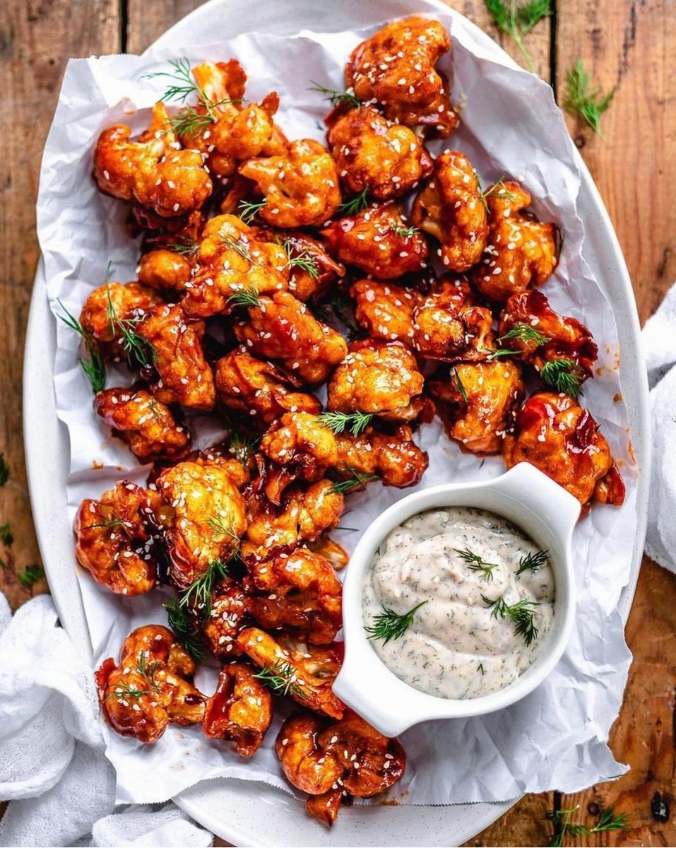 NectarCBD's tweet photo. These buffalo cauliflower bites are perfect for this cold and gloomy day. 😋💥

#vegan_veganfood #cauliflower #buffalowings #snacks #nectarcbd #cbd #cbdoil #cbdnectar #nectarsweet #nectaroil #organic #vegan #farming #colorado #nature #natural #healthy #health #wellness #beauty https://t.co/84EUA2eWlw