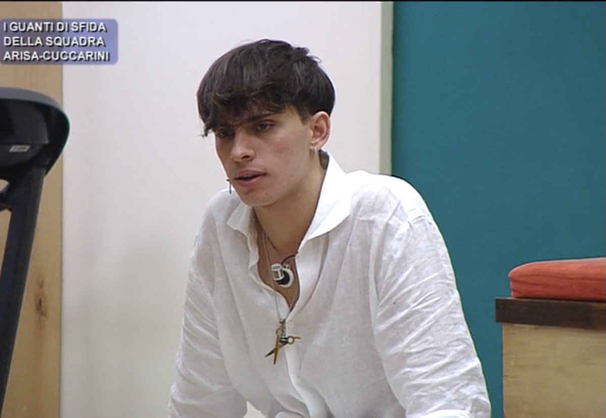 therealceppatw1's tweet photo. Tweet di apprezzamento per Deddy e Alessandro con la camicia #Amici20 https://t.co/Hd3lbhrxWP