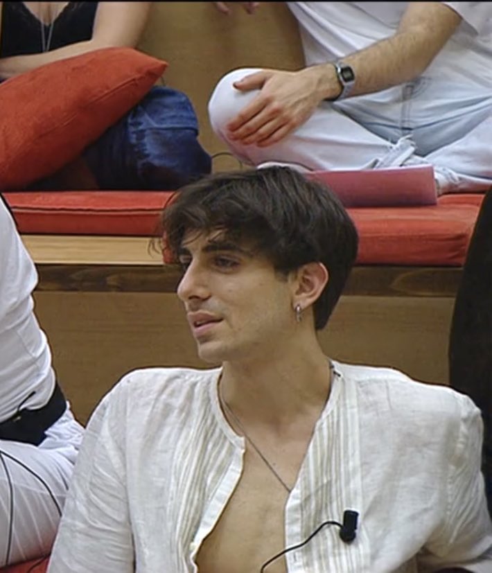 therealceppatw1's tweet photo. Tweet di apprezzamento per Deddy e Alessandro con la camicia #Amici20 https://t.co/Hd3lbhrxWP
