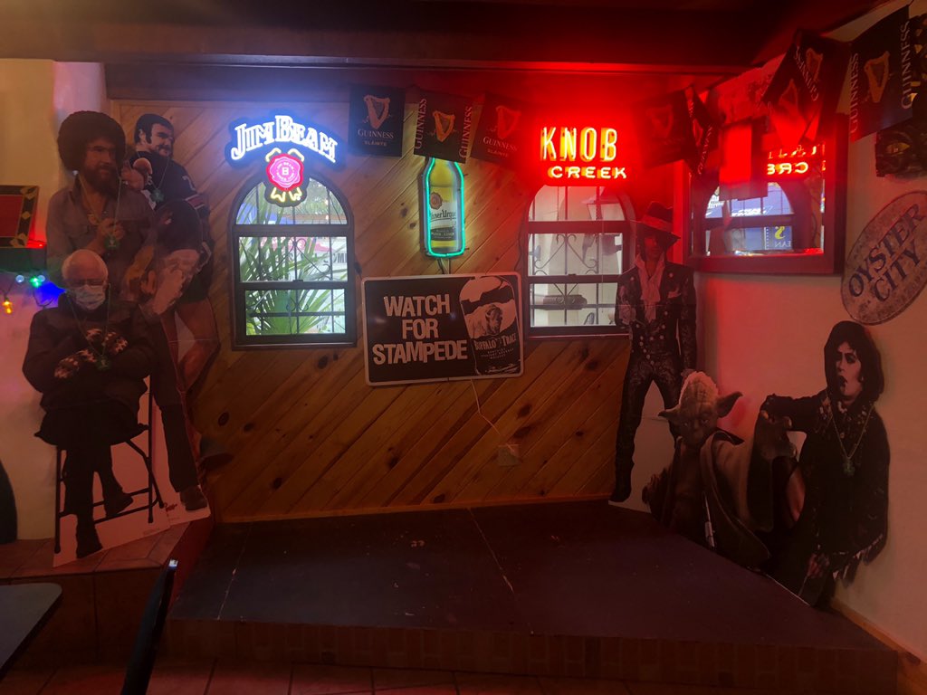 CCPedicabsllc's tweet photo. The gang is all here for karaoke at #shifties later! Starts around 8:00 🤘🤘🤘 https://t.co/CqJvZ5v8sf