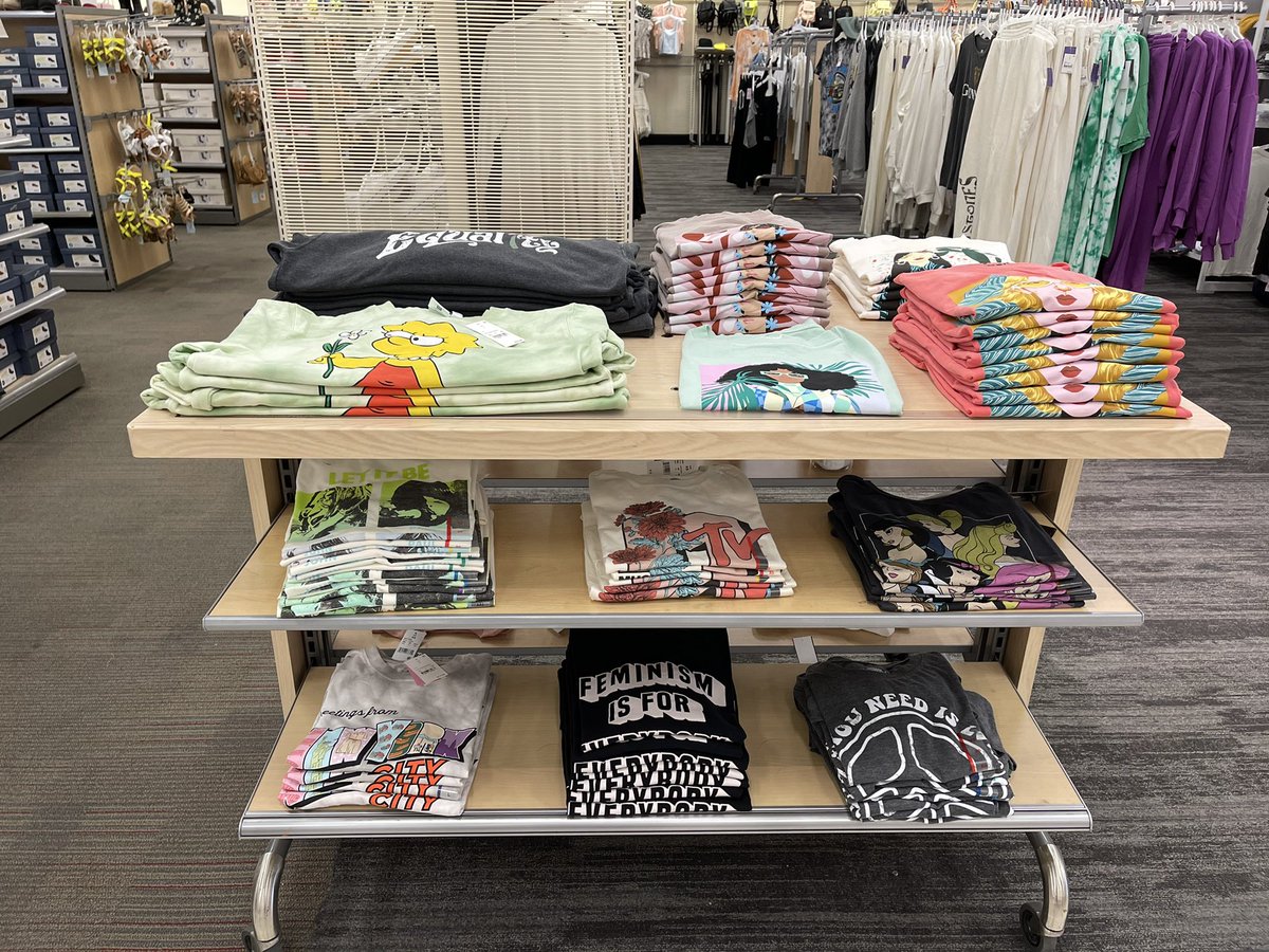 Spring Graphics Spotlight! 
#targetstyle #SpringIsHere