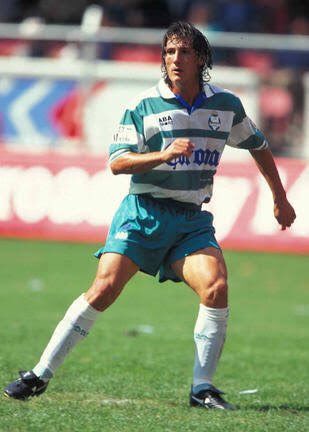 NicolasSchiller's tweet photo. Esta semana les traigo una gran entrevista

-Campeón de Liga con Santos Laguna 
-Campeón de Liga, Copa Sudamericana y CONCACAF con Pachuca 
-Seleccionado nacional en el Mundial 2002 

El miércoles, Gabriel Caballero 🇦🇷 🇲🇽 https://t.co/cg0bRSPGfG