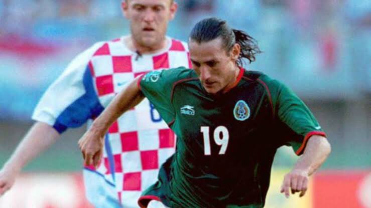 NicolasSchiller's tweet photo. Esta semana les traigo una gran entrevista

-Campeón de Liga con Santos Laguna 
-Campeón de Liga, Copa Sudamericana y CONCACAF con Pachuca 
-Seleccionado nacional en el Mundial 2002 

El miércoles, Gabriel Caballero 🇦🇷 🇲🇽 https://t.co/cg0bRSPGfG