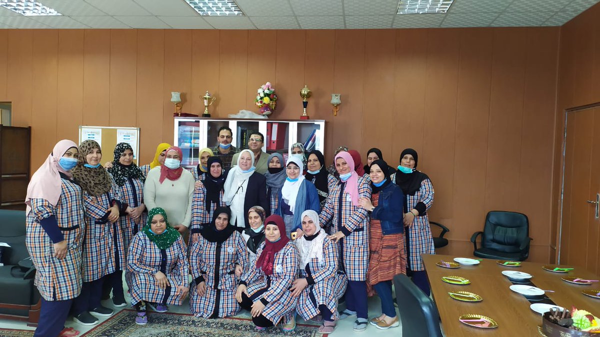 في حب الصورة دي وكل الحلوين اللي فيها 
بشكر الدلتا ع وجودهم معانا بدونهم مش هنشوف ناس حلوه وبشاشه من القلب حتي وهم تعبانين بتلاقي ضحكتهم مش بتفارقهم 🥰😍😘امهاتنا الحلوين ❤