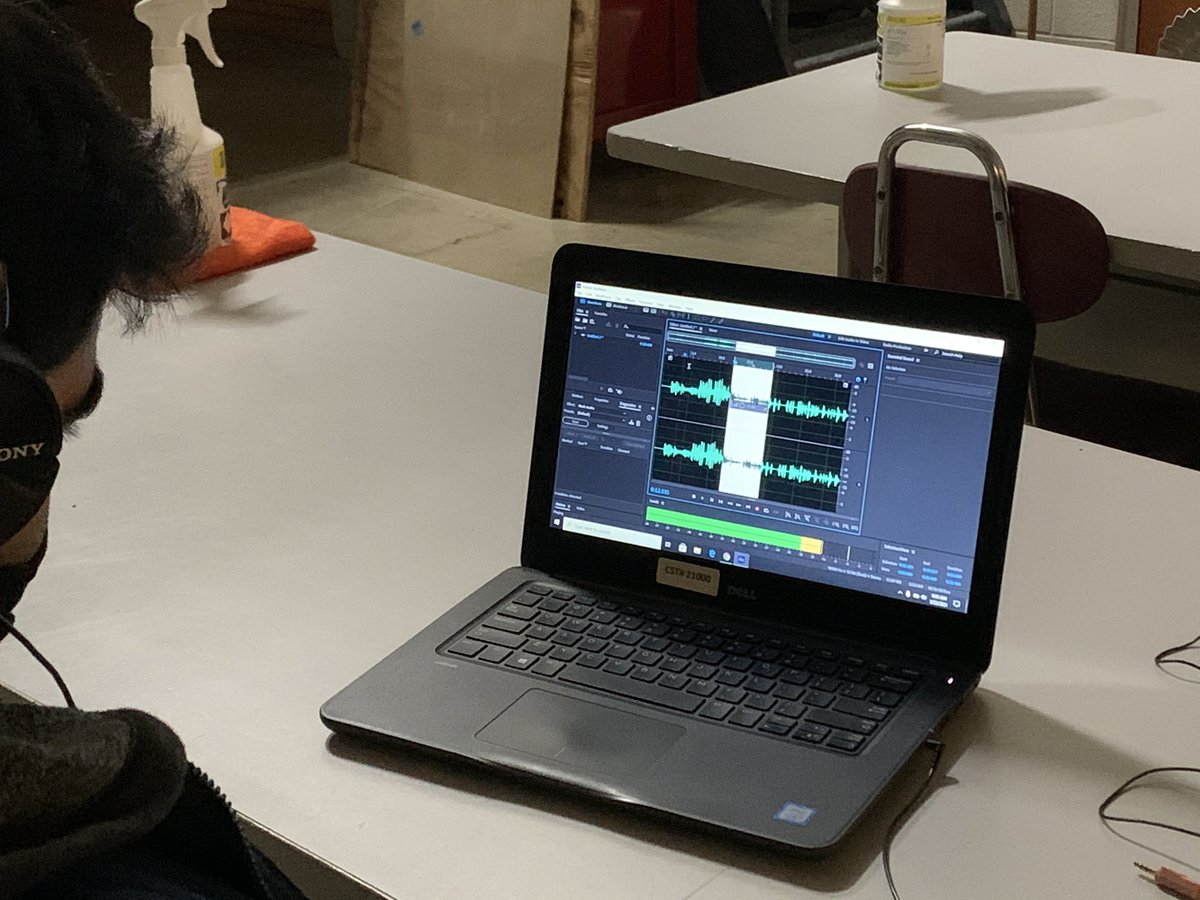 MrsKaseySmith's tweet photo. #AdvMulti started exploring Adobe Audition today to prep them for their #foley work! #CreateTheSound #UnderstandTheProcess #WarriorWay https://t.co/sJHYrHgfS5
