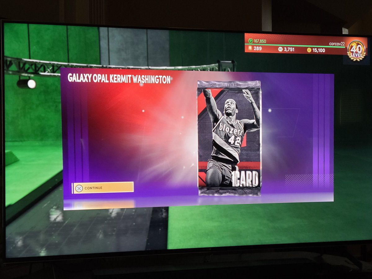 corcav22's tweet photo. Finally!! Persistence pays off. 100+ wins for Kermit and now I have another chance to get Ohl #triplethreatoffline #NBA2K21MyTeam #nba2k21 @NBA2K @NBA2K_MyTEAM https://t.co/IaUIJijtEj