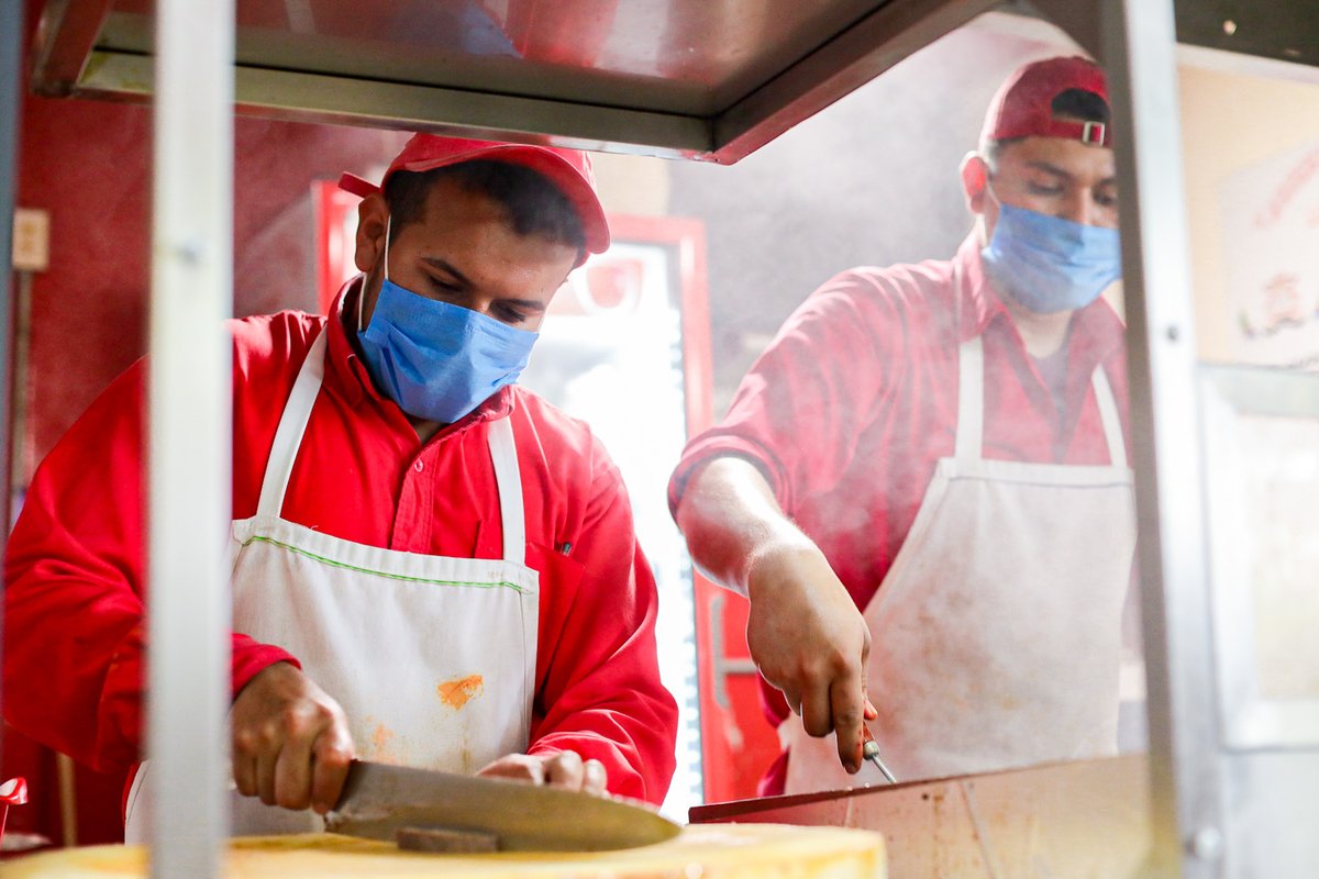 LuisBNava's tweet photo. ¿Se acuerdan de la dinámica que hicimos para encontrar los mejores tacos de la ciudad? Pues la taquería “Los Primos” del Mercado El Tepe se llevaron el primer lugar con más menciones. ¡Están deliciosos! Apoyemos el consumo local. https://t.co/7n0mbY5oaH
