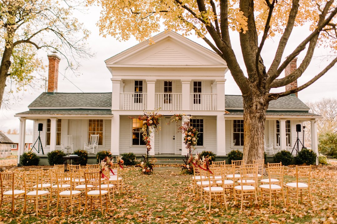 What's your favorite season at the Farm?
.
.
@justinecastlephotography @gnomegrownflowers #cornmanfarms #annarbor #dexter #mittenlove #puremichigan #visitannarbor #destinationannarbor #michiganweddingvenue #miweddingvenue #weddingbouquet #bridalbouquet #whitebridalbouquet #venues