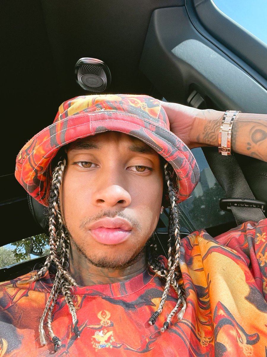 Tyga's tweet photo. https://t.co/qZHJFt0Oik