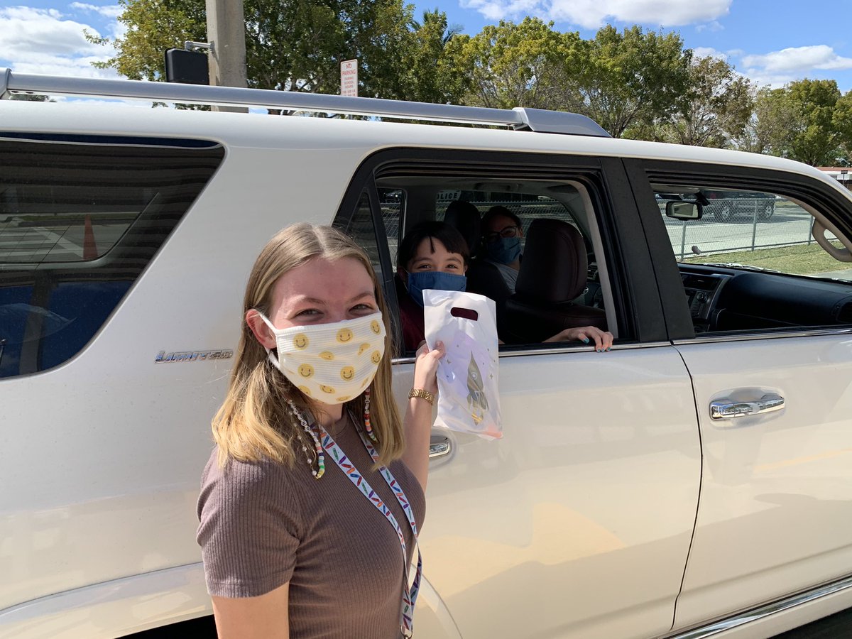 DevonAireK8's tweet photo. A perfect day for an MSO drive by! Ms. Bennett’s MSO class getting to meet her off the screen and receiving a special testing treat! #WeAreReady #WriteYour♥️Out @DevonAireK8 @MDCPSSouth 🚗🚙 https://t.co/vrbaAIlMTi