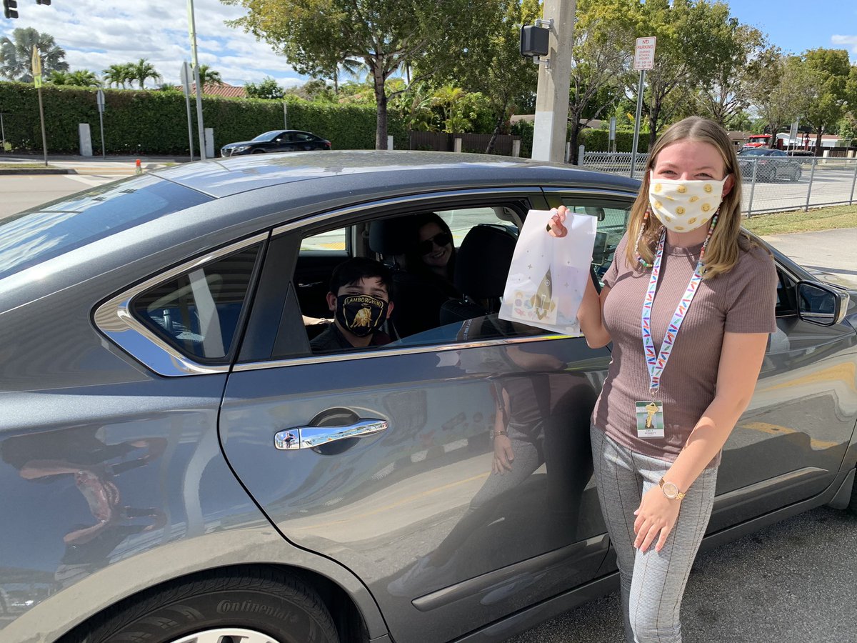 DevonAireK8's tweet photo. A perfect day for an MSO drive by! Ms. Bennett’s MSO class getting to meet her off the screen and receiving a special testing treat! #WeAreReady #WriteYour♥️Out @DevonAireK8 @MDCPSSouth 🚗🚙 https://t.co/vrbaAIlMTi